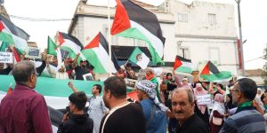 في مسيرات تشمل جميع ولايات الوطن لمناصرة الشعب الفلسطيني.. الجزائريون يبكون شهداء غزة