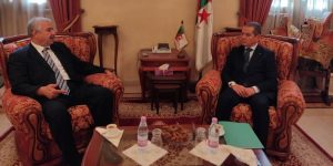 هني يتباحث مع سفير الجزائر لدى زيمبابوي فرص التعاون في المجال الفلاحي بين البلدين