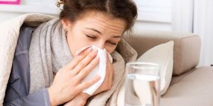 العلاجات الطبيعية لـ «نزلات البــرد».. ما فائدتها؟