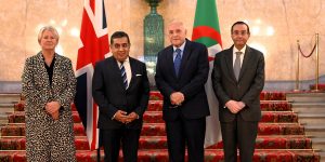 الجزائر والمملكة المتحدة تجددان التزامهما بالتوصل إلى حل سياسي عادل ودائم
