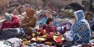 ضحايا يبيتون في العراء يواجهون البرد وخطر الموت.. الملك يتخلى عن منكوبي زلزال الحوز بالمغرب