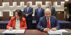 وزير التكوين والتعليم المهنيين يشرف على مراسم توقيع 17 اتفاقية مع شركاء القطاع بولاية عنابة