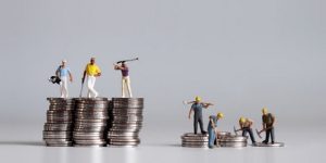 حذار.. تقلب مستوى دخلك قد يصيبك بالعَته!