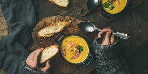 صحتنا في غذائنا.. أطعمة ومشروبات تمد جسمك بالدفء والطاقة