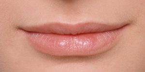 جمال وأناقة.. وصفات سهلة وفعّالة لتفتيح لون الشفتين