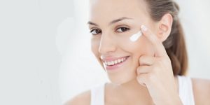 جمال وأناقة ..كريم زيت جوز الهند لعلاج الهالات السوداء