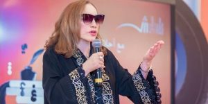 أحلام مستغانمي من الشارقة: الاحتفاء بالكتابة لا معنى له أمام الأحداث المأساوية في غزة الجريحة