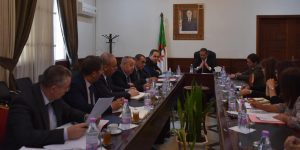 هنى يفتح مع قطاع التجارة سبل ضبط أسواق المواد الغذائية والفلاحية