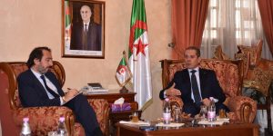 هني يدعو إلى تشجيع انخراط المتعاملين الاقتصاديين في الاستثمار