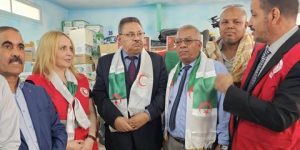 الهلال الأحمر الجزائري يمنح معدات ومواد طبية لفائدة مرافق صحية بمناطق معزولة