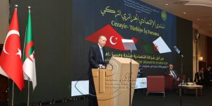 أردوغان يحث المتعاملين الأتراك على الاستفادة القصوى من فرص الاستثمار في الجزائر