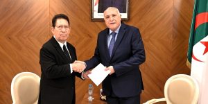 عطاف يتسلم نسخة من أوراق اعتماد أول سفير لنيكاراغوا بالجزائر