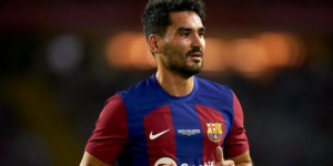 غوندوغان: لن أرحل عن برشلونة