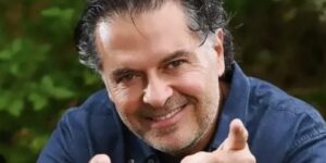 راغب علامة يؤجّل جولته الغنائية ويعلّق نشاطاته.. “أرسل الحب إلى غزة”