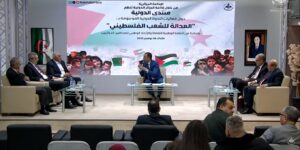 خبراء قانونيون : “ندوة الجزائر ستضع استراتيجية تتعامل مع إجرام الكيان في فلسطين”