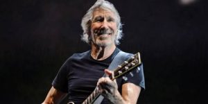 مؤسّس “بينك فلويد” يتّهم اللوبي الإسرائيلي بمنعه من دخول الفنادق