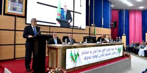 الوزير الأول نذير لعرباوي يتفقد عدد من المشاريع ويؤكد من تندوف.. ” الرئيس تبون تكفل بانشغالات الساكنة في ظرف وجيز “