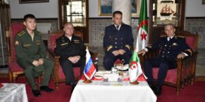 الفرقاطة الروسية “الأميرال غريغوروفيتش” ترسو في ميناء الجزائر