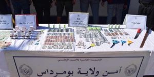 حجزت خلالها أقراص مهلوسة وأسلحة بيضاء.. الإطاحة بشبكة مختصة في ترويج المخدرات ببومرداس
