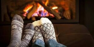 جديد الطب.. 5 حالات مرضية تسبب برودة الأطراف في الشتاء