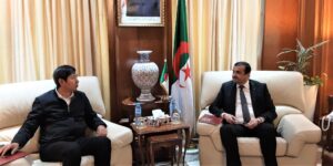 في إطار مشروع استغلال منجم غارا جبيلات.. عرقاب يستقبل مسؤولي مجمعات صينية