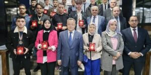 بداري يسدي وسام الإستحقاق للطلبة المتوجين في مسابقة أحسن مشروع إفريقي