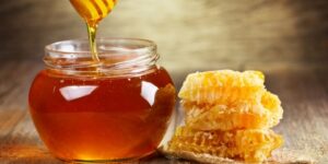 العسل الطبيعي.. يعزز طاقة الجسم ويقوي مناعته
