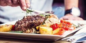 بالأدلة العلمية.. لماذا عليك ألا تأكل طعاماً لمسه ذباب؟