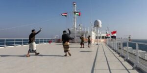 “الحوثي” تحذّر من أي تحرك عدائي ضد اليمن.. “ستكون عواقبه وخيمة”