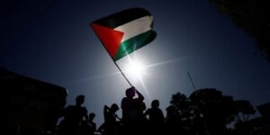 فلسطينيو الضفة في أحضان “حماس”