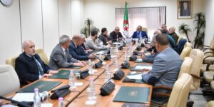 الأئمة ومدراء الثانويات ينقلون انشغالاتهم للبرلمان