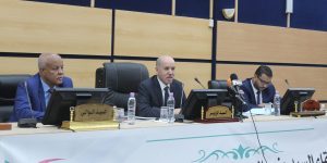 سايحي : نحو استحداث أقطاب طبية بولاية تندوف 