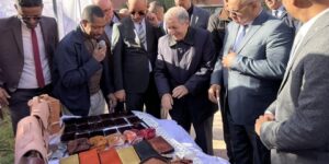 وزير السياحة يدعو إلى اعتماد تقنيات عصرية في تسويق منتجات الصناعة التقليدية ويؤكد: الدولة عازمة على مواصلة دعمها لنشاطات الصناعة التقليدية ومرافقة الحرفين