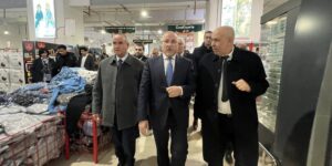 الطيب زيتوني يؤكد من وهران..الحكومة تشجع الاستثمار في إنجاز الفضاءات التجارية الكبرى