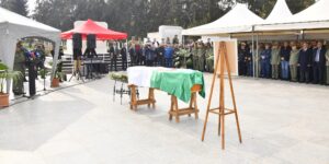 جثمان  المجاهد اللواء المتقاعد خالد نزار يشيع الى مثواه الاخير بالعالية