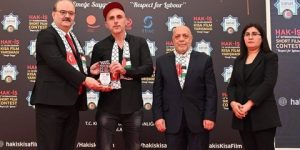 مخرج دانماركي يتبرع بالقيمة المالية لجائزته للفلسطينيين