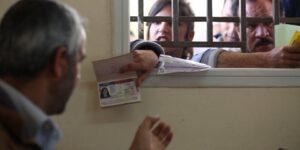 “بين معبرين”.. وثائقي عن حصار غزّة من إخراج شهيدين