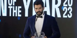 أثناء تتويجه بلقب رجل العام.. بوراك أوزجفيت يرفع راية الدعم لغزة ويندد بقتل الأطفال