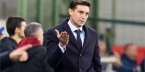 مدرب إشبيلية يرد على إمكانية إقالته