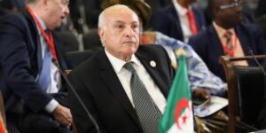 بتكليف من رئيس الجمهورية عطاف يشارك بالقاهرة في أشغال مجلس جامعة الدول العربية على المستوى الوزاري