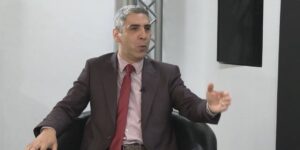 عمرون: فرنسا الحالية مصابة بفوبيا الجزائر