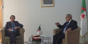 عون يناقش عراقيل المتعاملين الاقتصاديين مع مجلس التجديد الاقتصادي