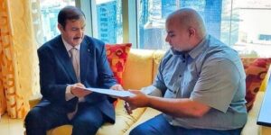 السفير الجزائري لدى دولة قطر يلتقي الصحفي وائل الدحدوح