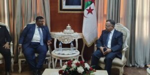 اجتماع هام بين بداري والمدير التنفيذي لمؤسسة “كيو أس”