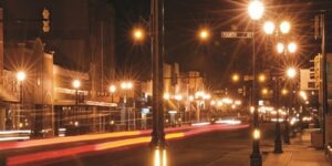 دراسة تحذر: الإضاءة الليلية قد تهدد هؤلاء بخطر العمى