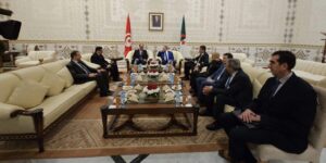 وزير الداخلية يستقبل نظيره التونسي