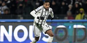 يوفنتوس يحسم مستقبل أليكس ساندرو