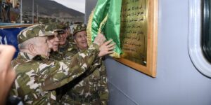 الفريق أول شنقريحة يزور القاعدة البحرية المركزية لمرسى الكبير