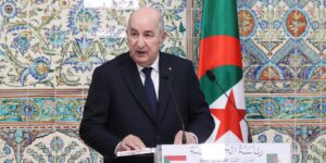 الرئيس تبون يجدد: الجزائر كانت ولا تزال تفضل حل النزاعات برؤية داخلية بعيدا عن كل أشكال التدخل الأجنبي