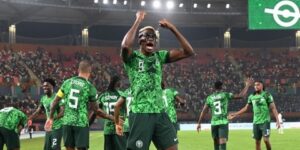 بعد تغلبها على نظيرها الكاميروني 2 ـ 0.. نيجيريا تتأهل إلى الدور ربع النهائي من الكان 